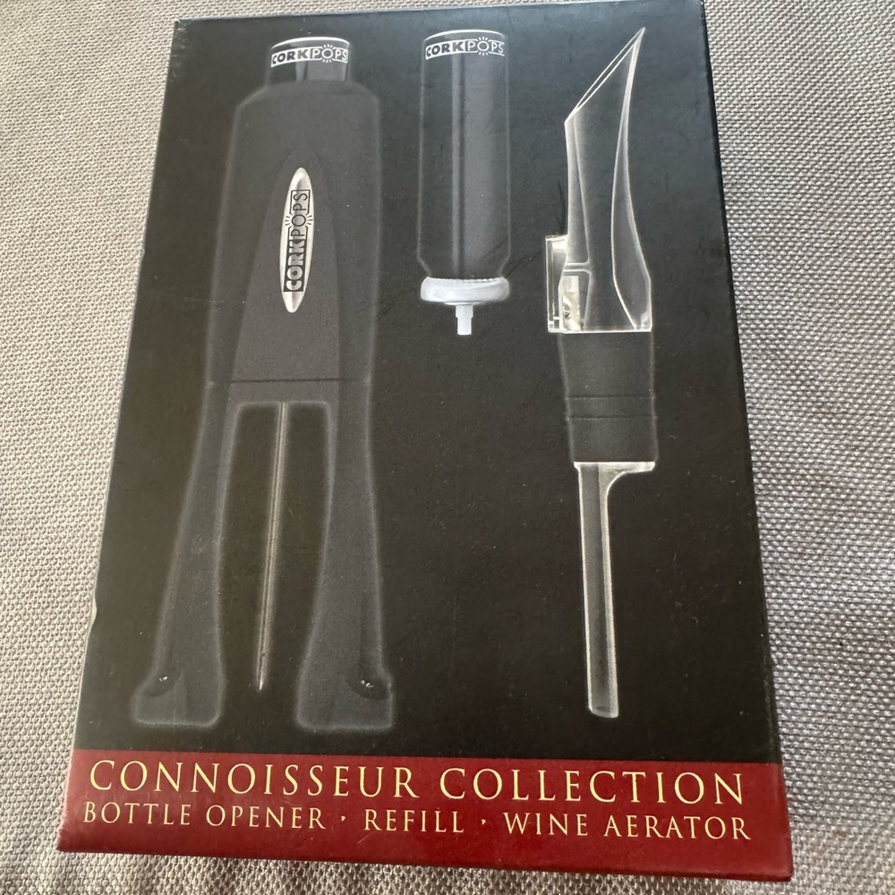 NICHOLAS Black and Silver Connoisseur Collection Wine set new never used